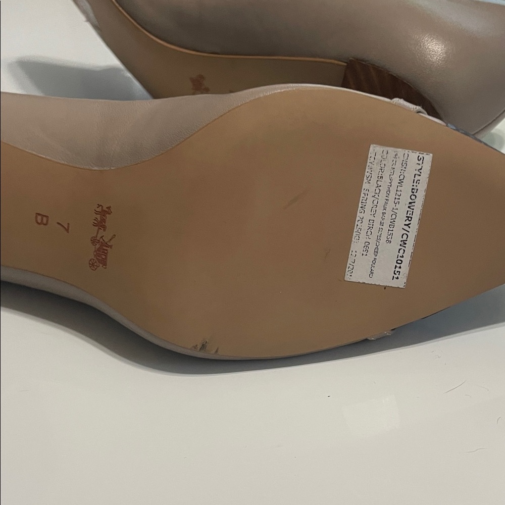 Coach Women's Black and Cream Heels New Not worn - Picture 4 of 4